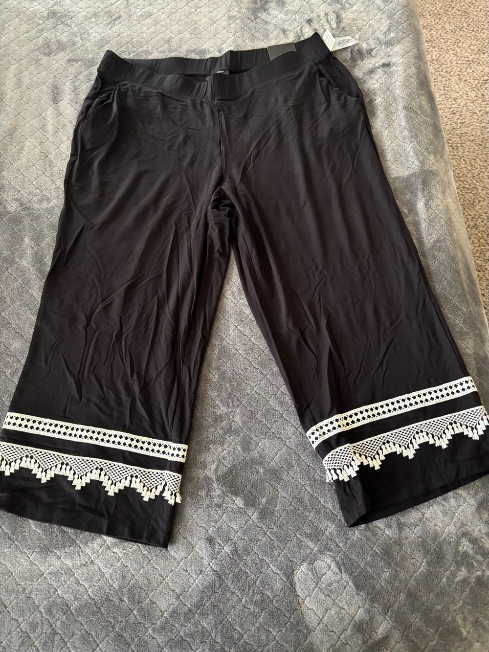 AnyWear by Catherines Wide-Leg Crop Pants with White Lace Trim NWT